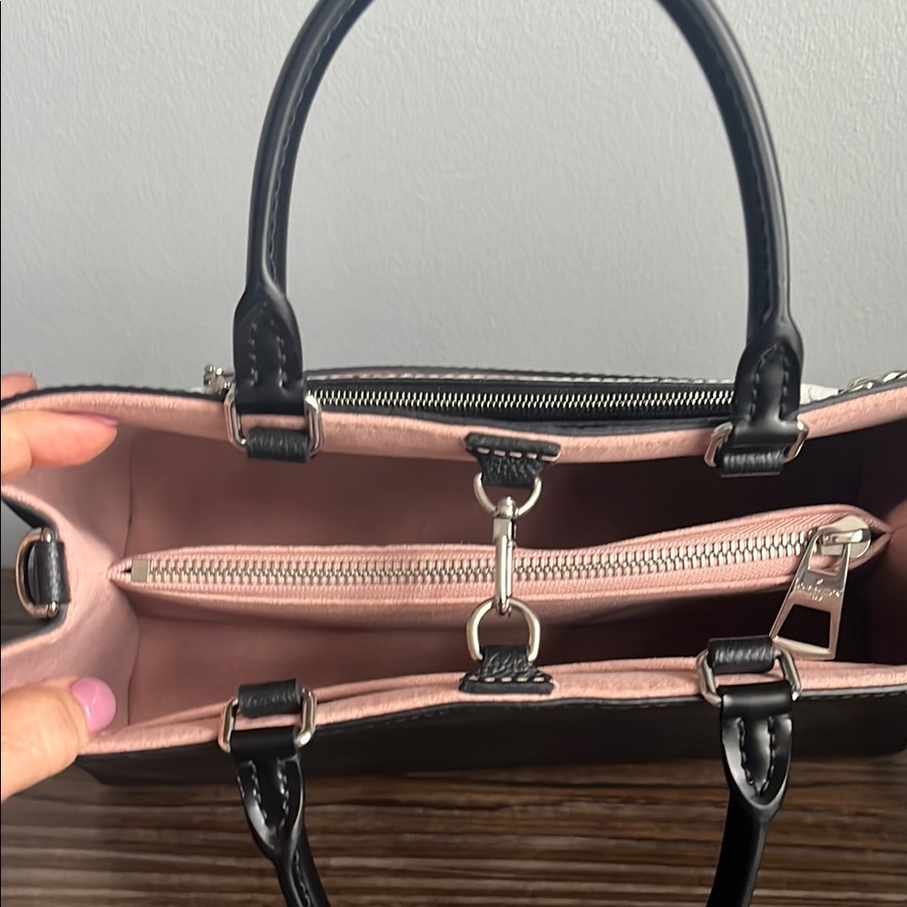 Authentic Louis Vuitton Handbag - Picture 5 of 10